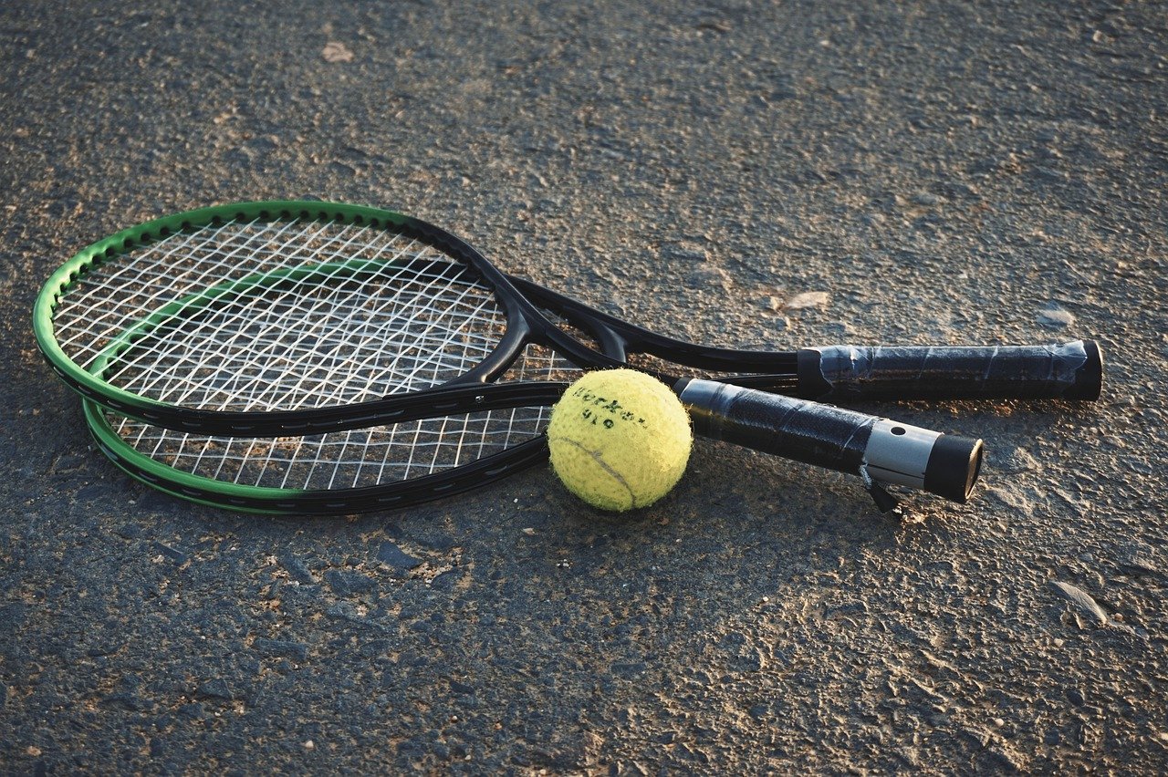 Ontdek de perfecte balans tussen kracht en controle met de Head Flash Padel racket.
